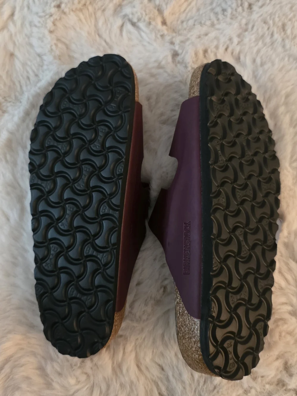 Birkenstock Men Size 5 Womwn Size 7 Arizona Sandals in Burgundy